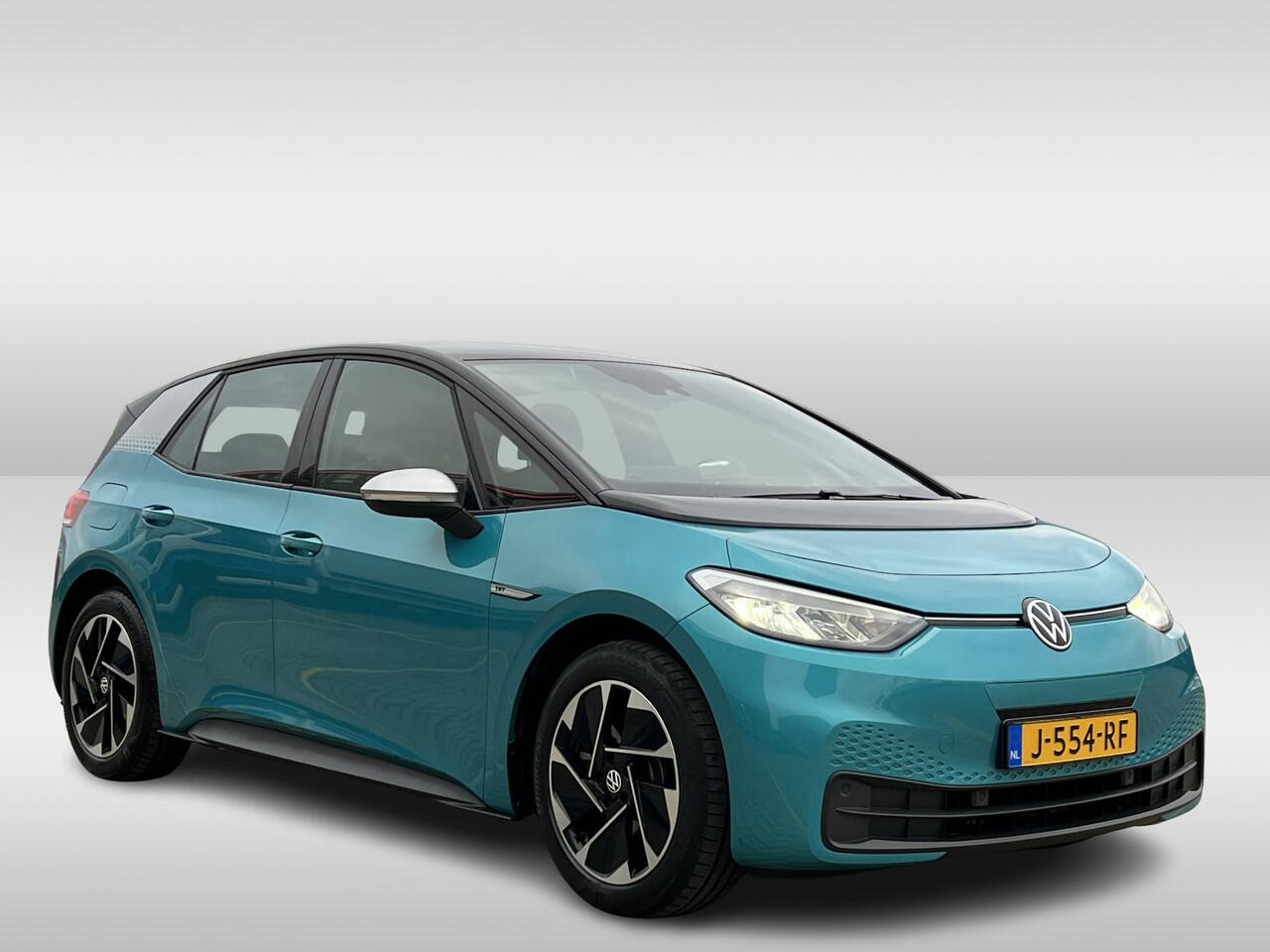 Volkswagen ID.3 First 58 kWh / Navigatie / Parkeersensoren V+A / App connect / Lichtmetaal 18 inch /