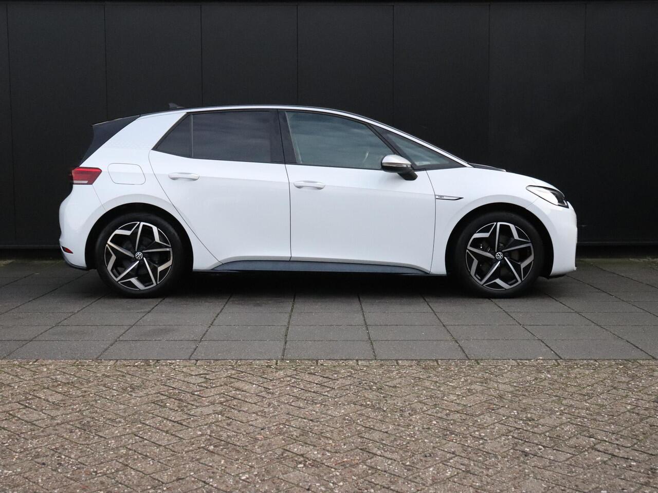 Volkswagen ID.3 First Plus 58 kWh | CAMERA | SOH 93,7% | CRUISE | NAVI | APPLE CARPLAY | STOEL/STUURVERW. |