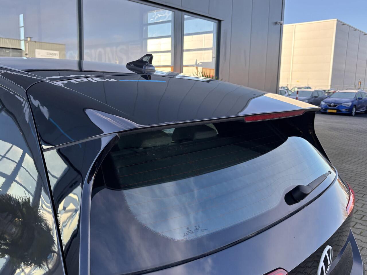 Volkswagen ID.3 Life 58 kWh 88% SOH Stoelverwarming, Adaptieve Cruise & App-Connect