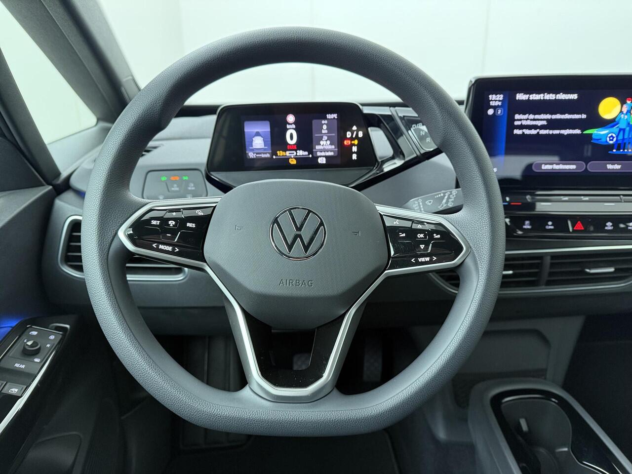 Volkswagen ID.3 Pure 45 kWh | 150 PK | SoH 89%| Adaptive cruise control | Climate control | Navigatiesysteem |