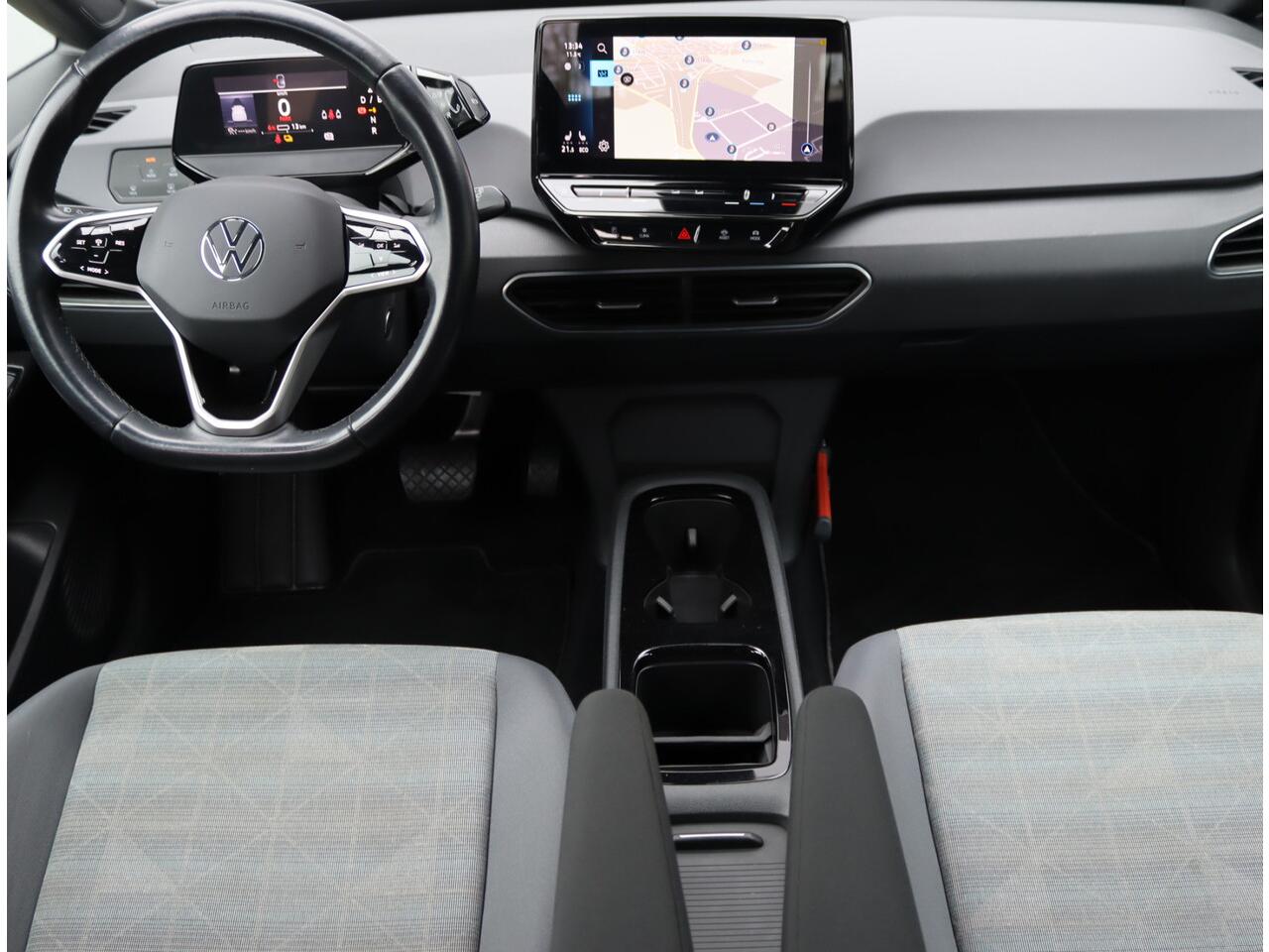 Volkswagen ID.3 Pure 45 kWh | Trekhaak | Stoelverwarming | Adaptieve Cruise