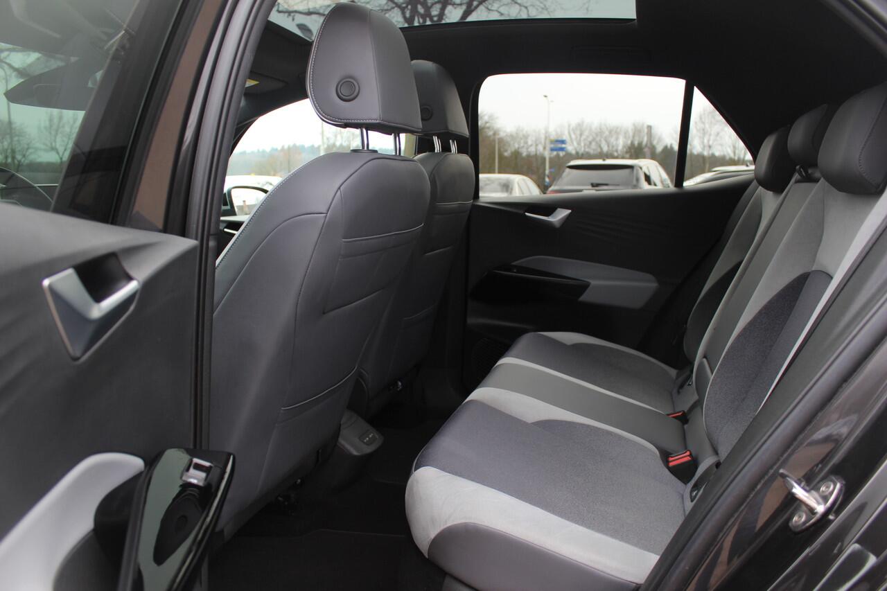 Volkswagen ID.3 First Max 58 kWh / SOH 92,8% / Full option! / Panoramadak / Camera / Head-up / Keyless / 20'' / ACC / Dodehoek / Elektr. stoelen / Massage / Navigatie / Stuurverwarming