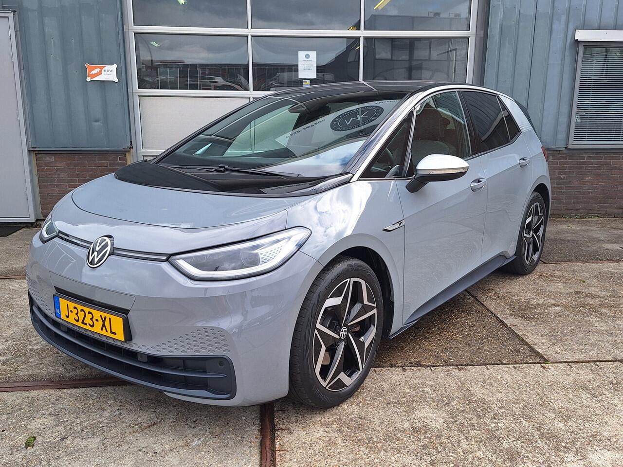 Volkswagen ID.3 First Edition Plus 58 kWh, Camera, Navi, 19"Lm velgen 1 Eigenaar!