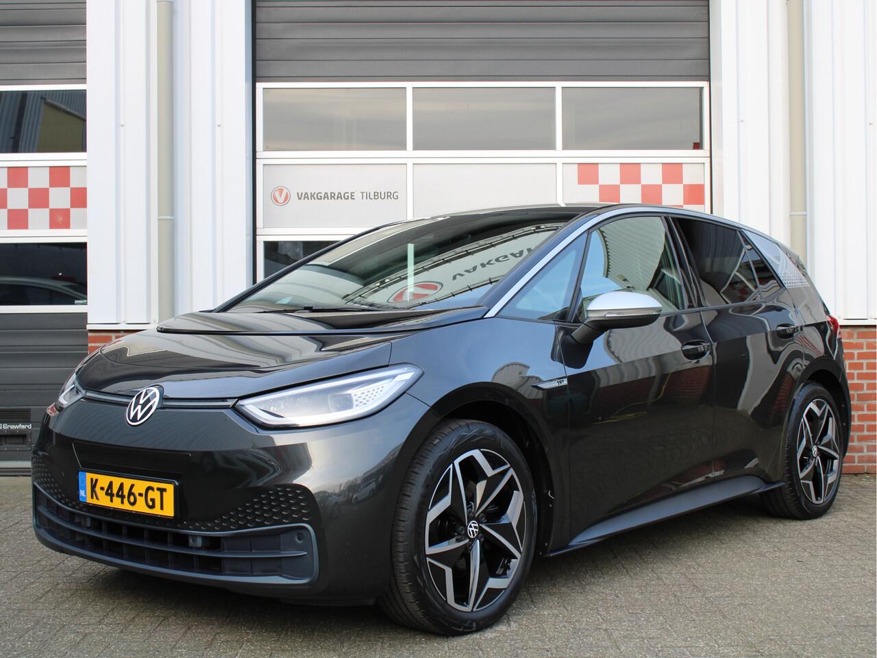 Volkswagen ID.3 First Plus 204PK 58 kWh /NAVI/MATRIX LED/Keyless/19'LM/PDC/Achteruitrijcamera/ACC/Standkachel/Stoelverw./NAP! 1e eig!