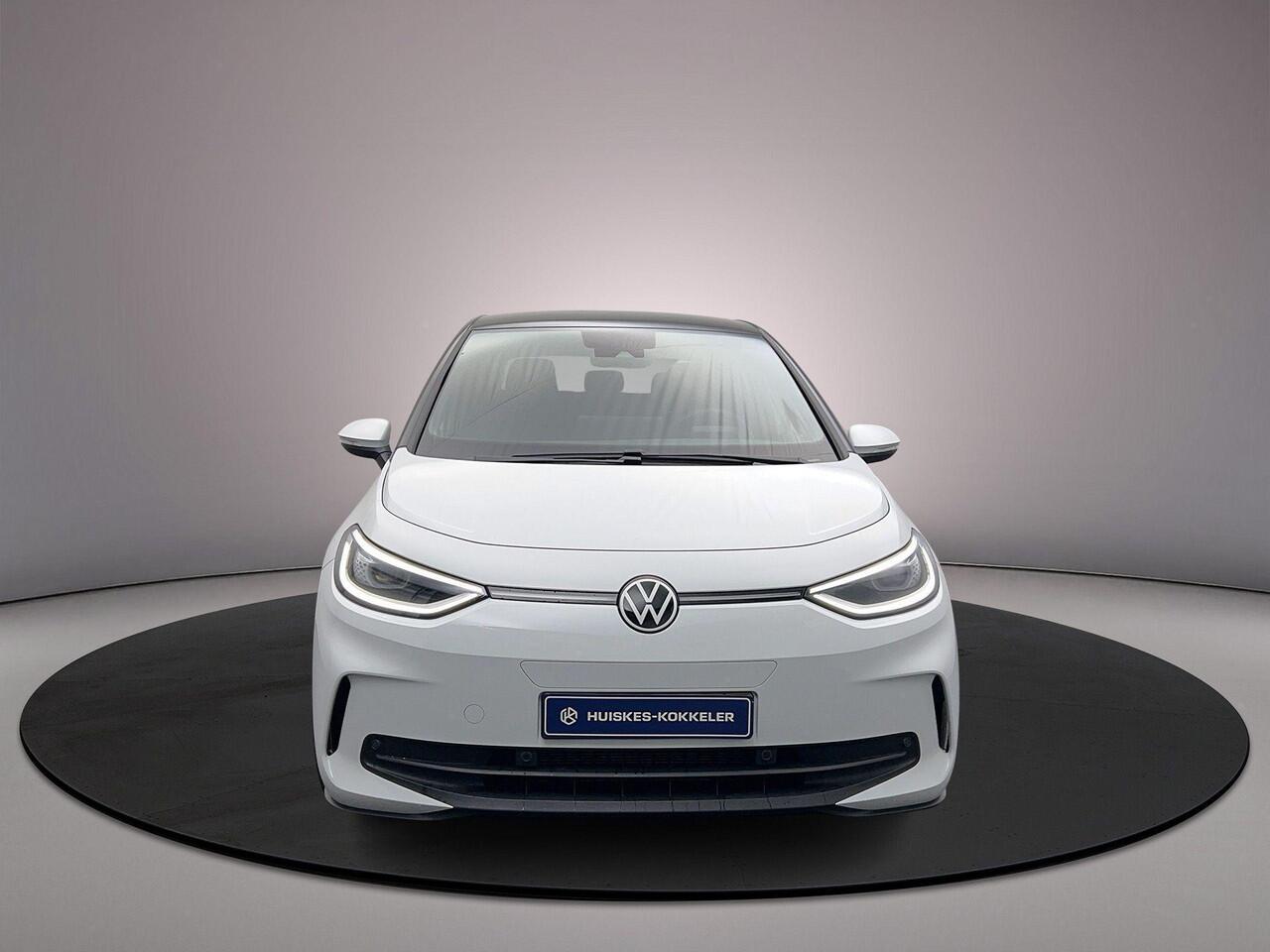 Volkswagen ID.3 Pro Business 204pk Automaat Adaptive cruise control, Stuurwiel verwarmd, Achteruitrijcamera, Navigatie, LED matrix koplampen, Stoelverwarming, Parkeersensoren
