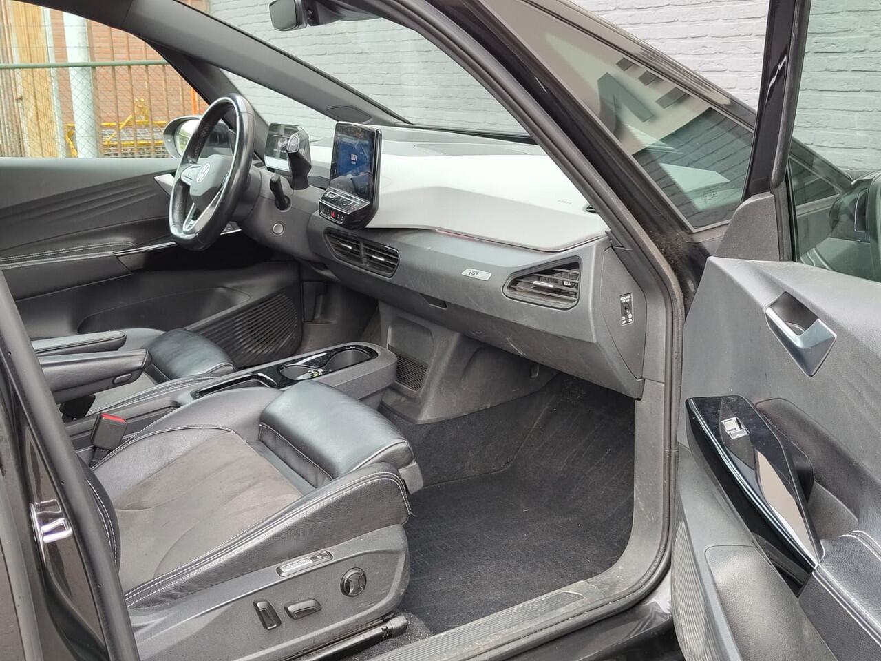 Volkswagen ID.3 First Max 58kWh Pano-dak Adap.Cruise Camera Elektr.Sport-Stoel+Verwarmd PDC Apple Carplay Android Ergo Active-Stoel Navi-Pro Ecc Stoel-Stuurverwarming Lmv Privacy Glas Keyless Advanced Led-Achterlicht dynamisch Matrix Led Origineel Nederlandse Auto Zeer c