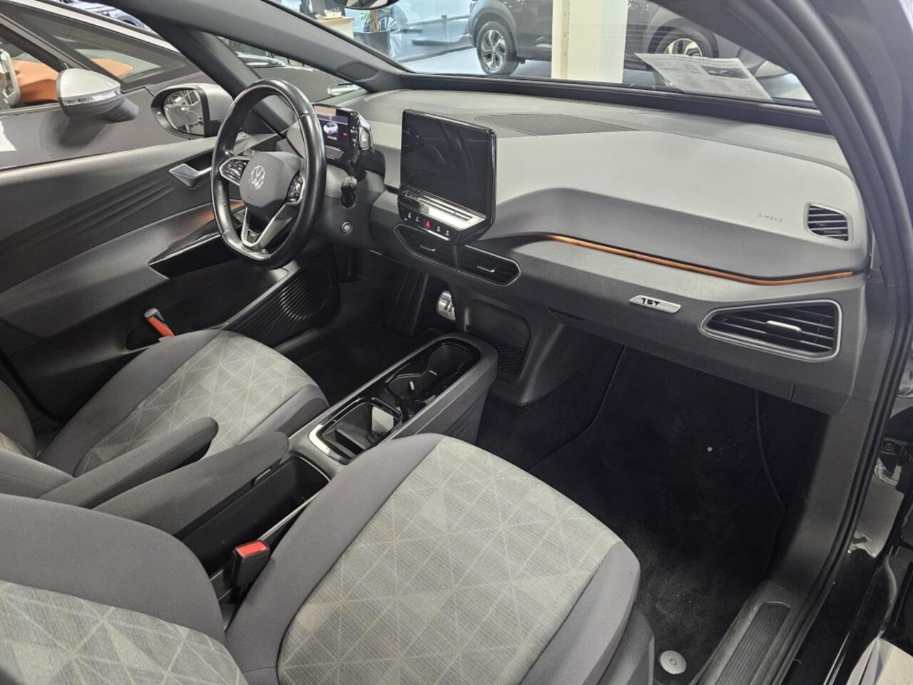 Volkswagen ID.3 First 58 kWh | Parkeersensoren | Stoelverwarming | Navi