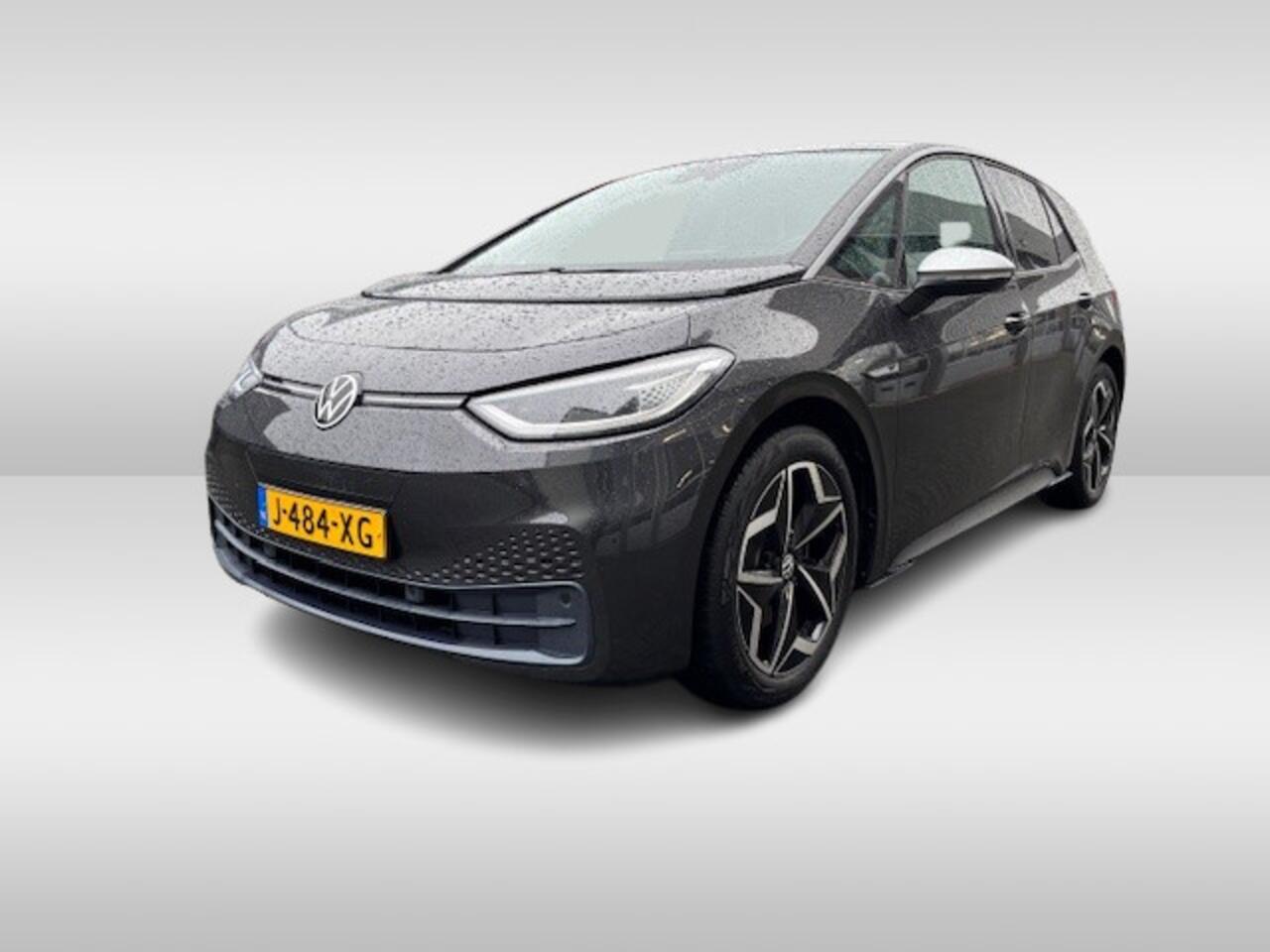Volkswagen ID.3 First Plus 58 kWh Navigatie / Camera / LED Matrix (IQ.Light) / 19"LM Velgen Andoya / Verwarmd stuurwiel