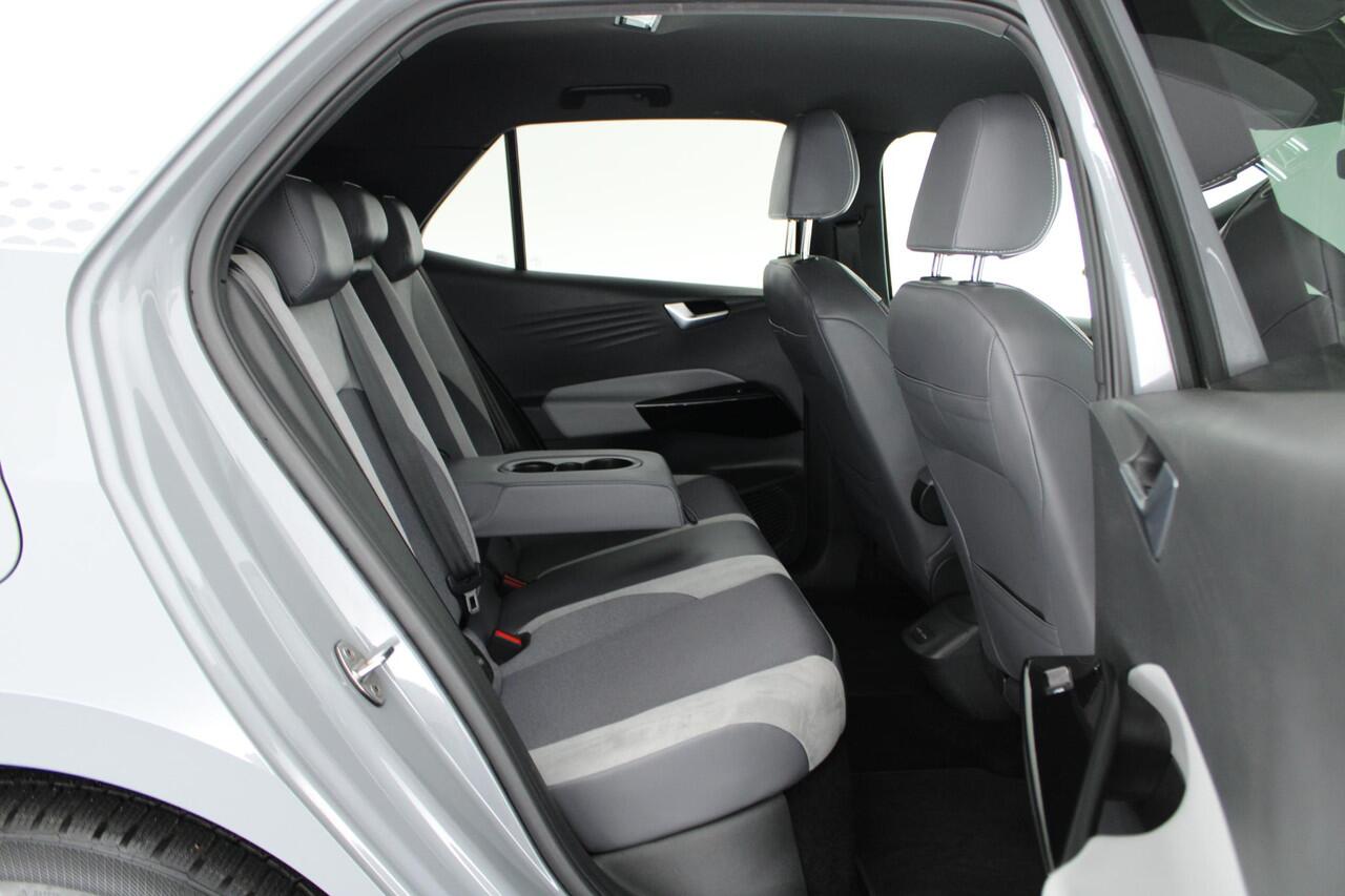 Volkswagen ID.3 First Plus 58 kWh 204pk SOH 87% Camera Matrix Adaptive Cruise Navigatie Stoel+stuurverwarming
