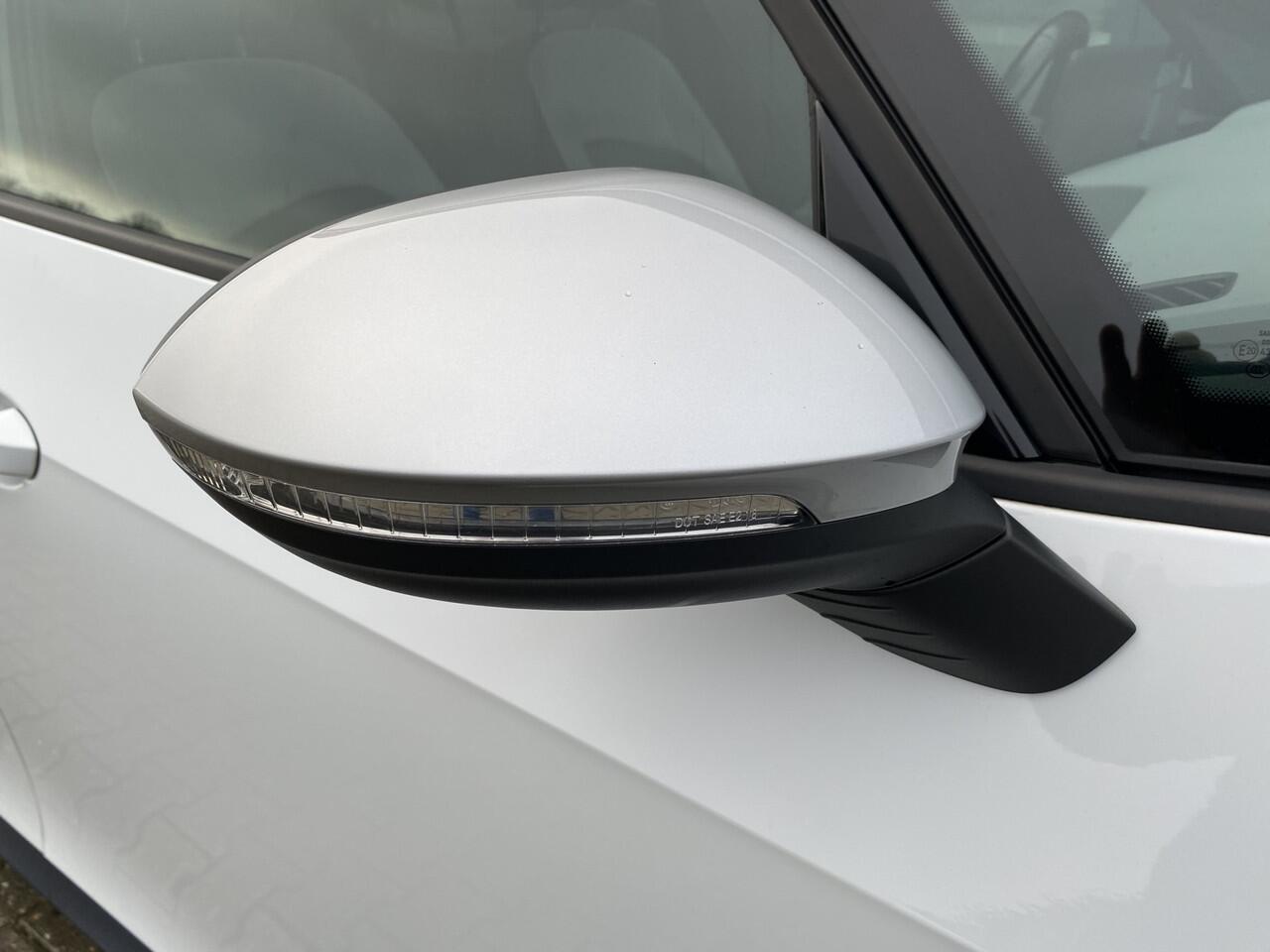 Volkswagen ID.3 First Plus 58 kWh Stuurverw en Stoelverw. Camera, Adaptive Cruise Control & App-Connect