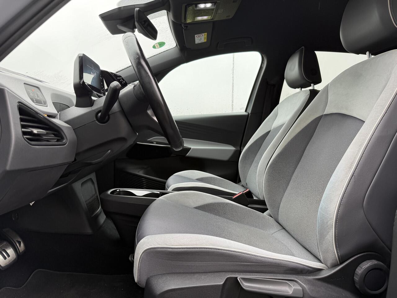 Volkswagen ID.3 BWJ 2020 First Plus 204 PK 58 kWh IQ. LICHT | ADAPTIVE CRUISE | FULL LED | STOEL + STUUR VERW. | CAMERA | LMV | PDC