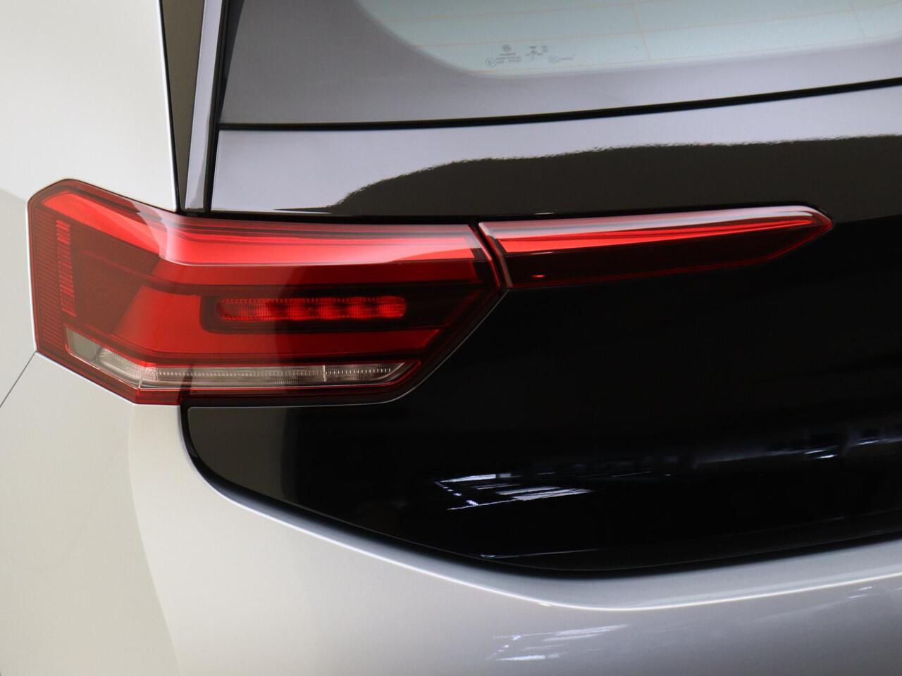 Volkswagen ID.3 Pro 58 kWh | SoH 91% | Parkeersensoren | Adaptieve cruise control | Voorverwarmingsinstalatie | CarPlay | Navigatie | Sfeerverlichting |