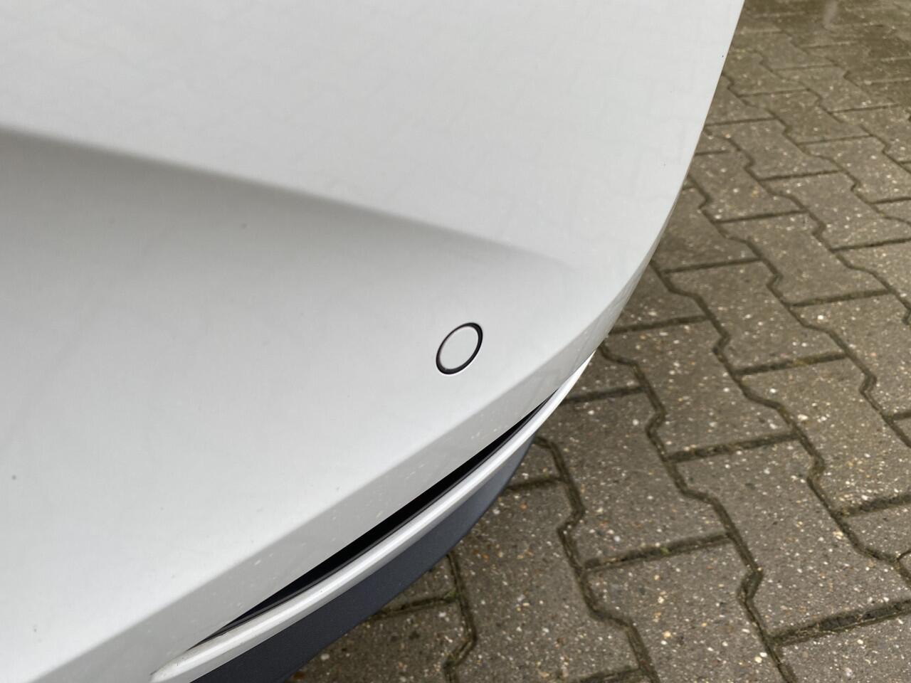 Volkswagen ID.3 First Plus 58 kWh Stuurverw en Stoelverw. Camera, Adaptive Cruise Control & App-Connect