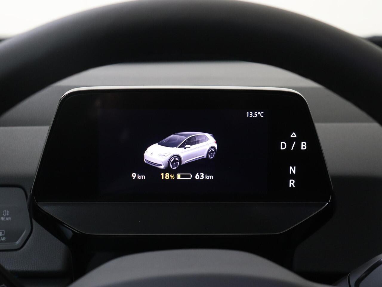 Volkswagen ID.3 Pro Business | Achterlichten LED, luxe uitgevoerd incl. dynamische knipperlichten | Airconditioning automatisch, 2-zone (Climatronic) | Buitenspiegels elektrisch instel-, verwarm- en inklapbaar