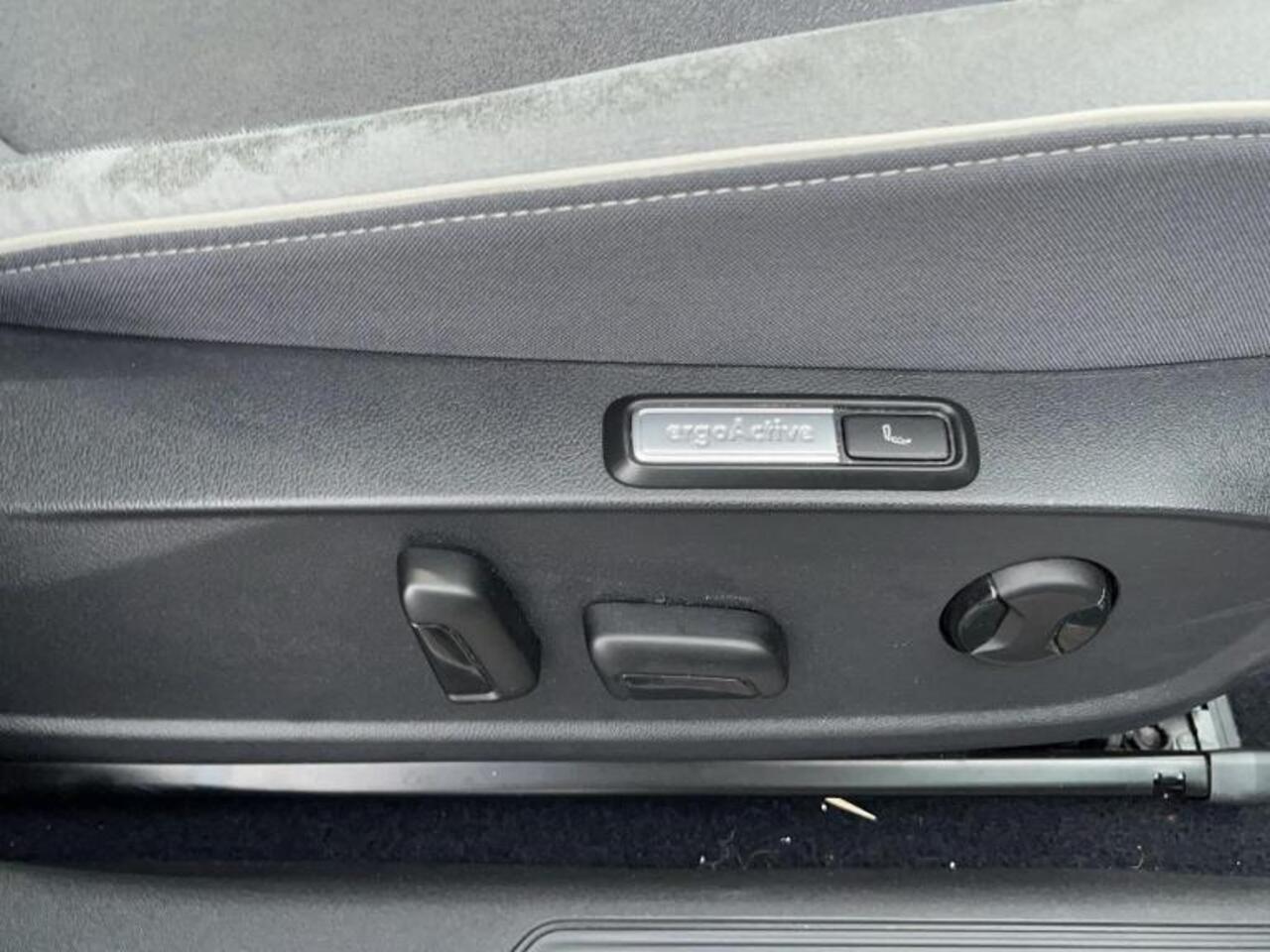 Volkswagen ID.3 First Max 58 kWh Head Up display | Massagestoel | Panoramadak | Navigatie | Clima