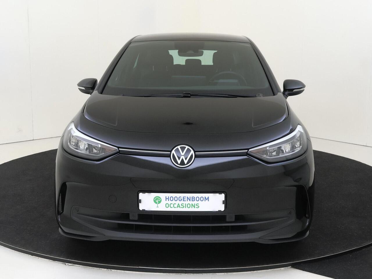 Volkswagen ID.3 Pro Edition 58 kWh | Adaptieve cruise control | Parkeersensoren | CarPlay | Stoel- en stuurwielverwarming | Navigatie | Airco |