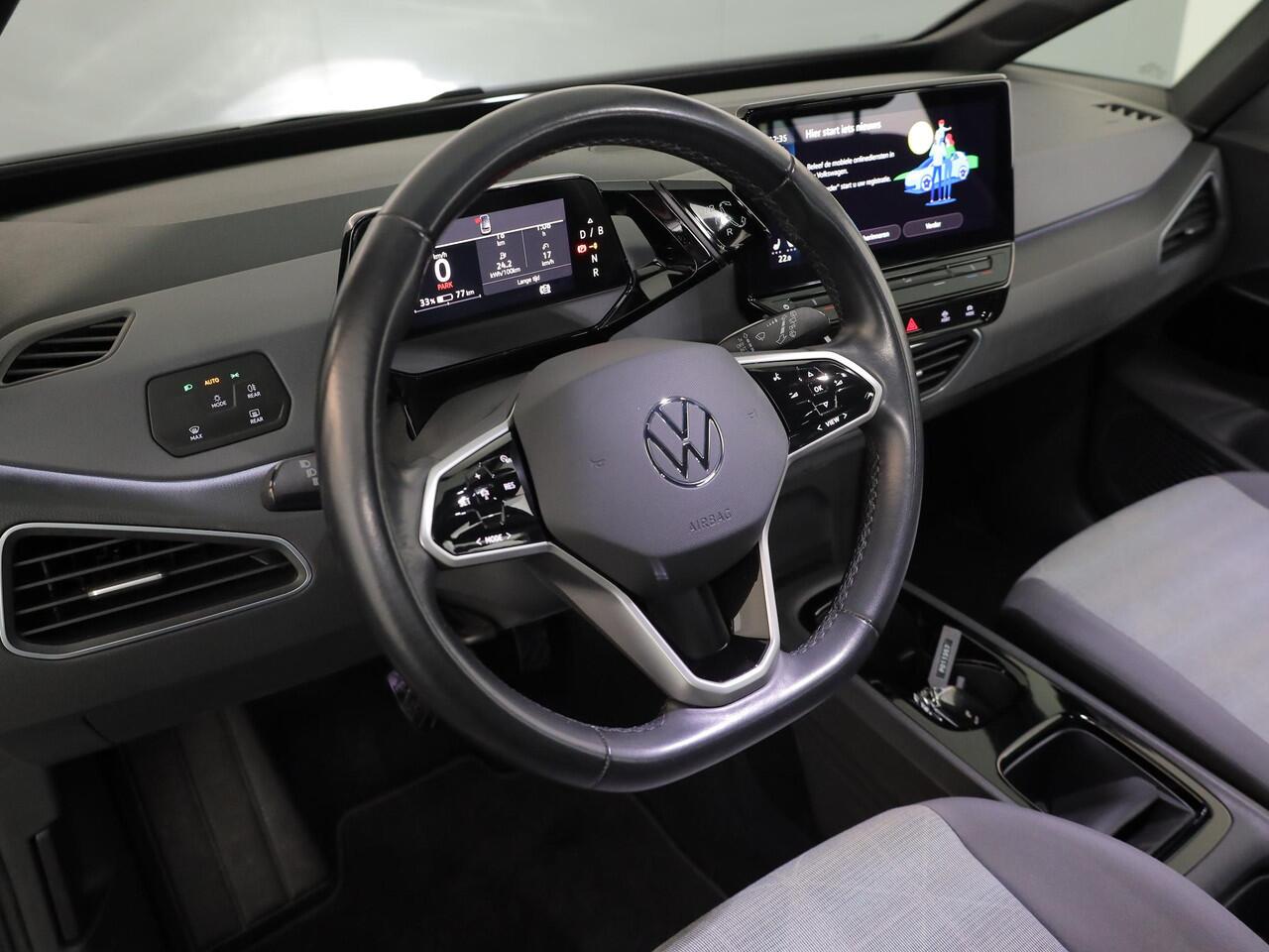 Volkswagen ID.3 Pure 45 kWh 150pk| trekhaak afn.kogel| Navi| stuur en voorstoelen verwarmd| Interieur voorverwarming| SOH 90%