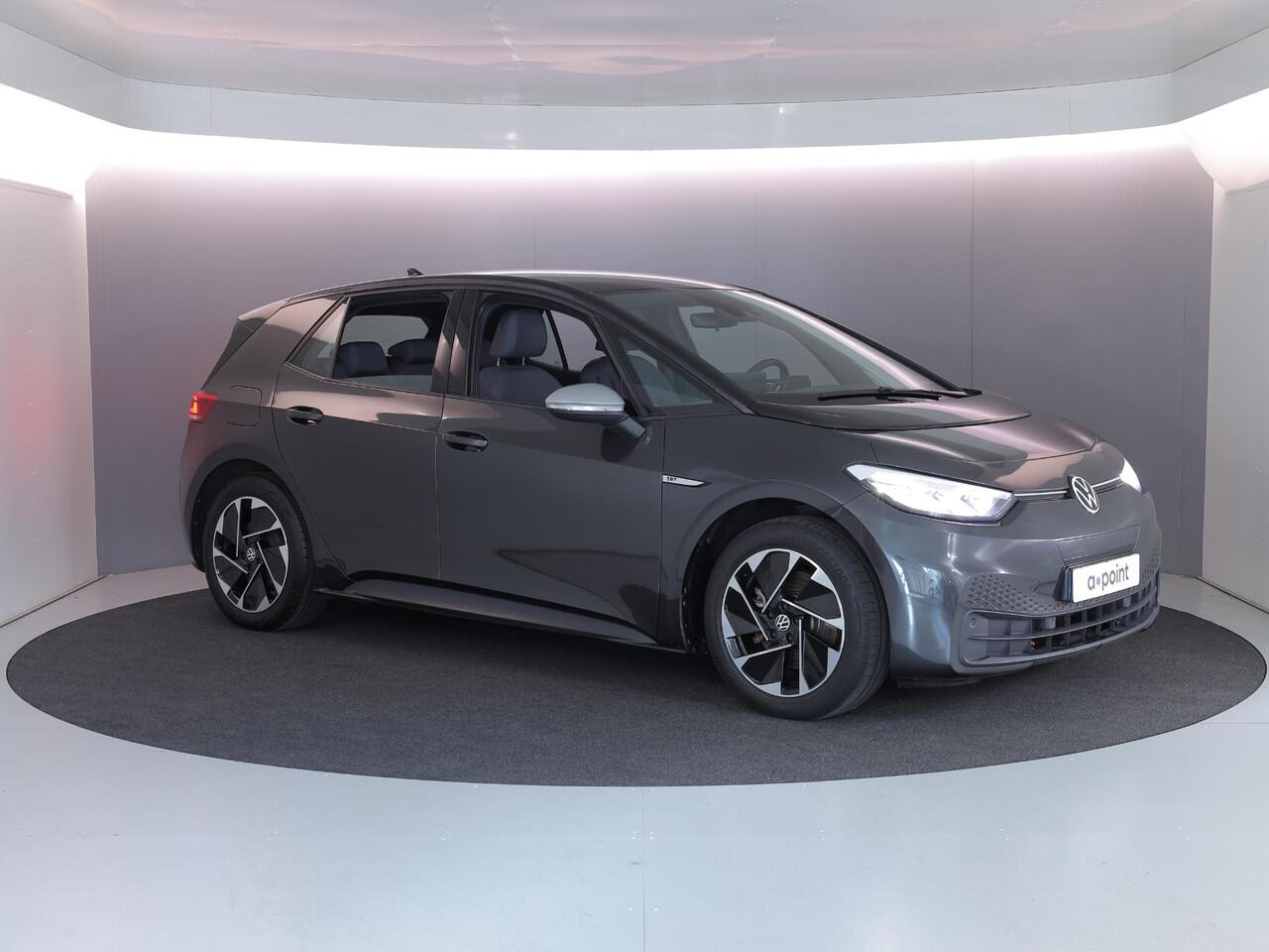 Volkswagen ID.3 First 58 kWh 204 pk | Navigatie | Parkeersensoren | Adaptieve cruise control | Stoelverwarming | Apple Carplay/Android Auto |