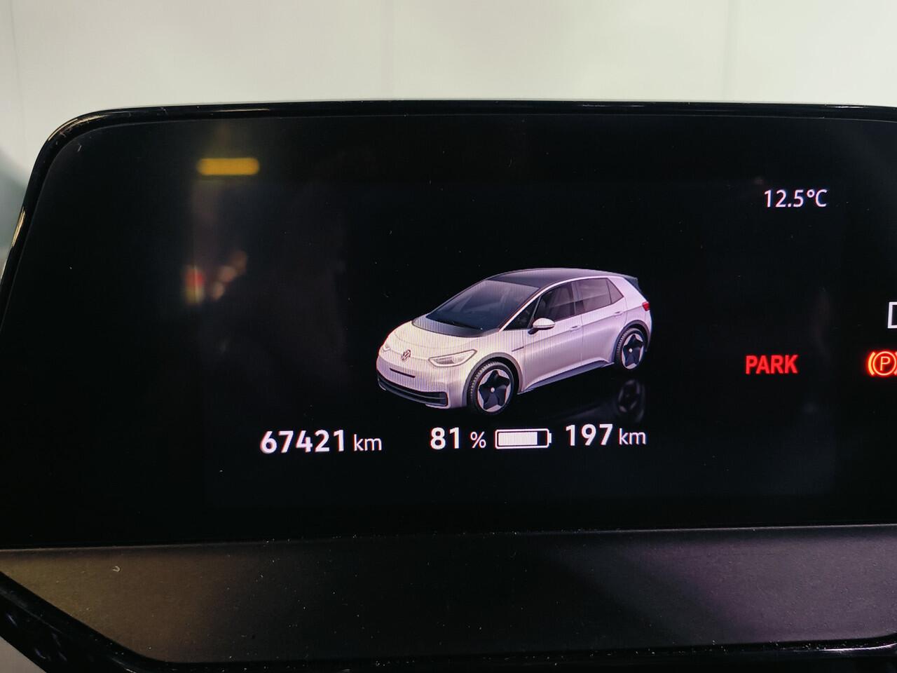 Volkswagen ID.3 Pure 45 kWh uit 2022 Rijklaar + 12 maanden Bovag-garantie Henk Jongen Auto's in Helmond, al 50 jaar service zoals 't hoort!