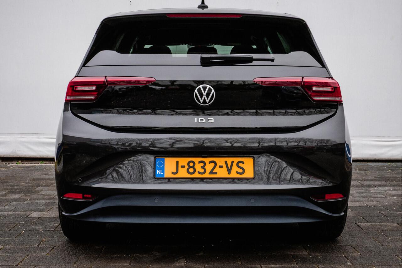 Volkswagen ID.3 First Max 58 kWh SOH 93% Trekhaak/ Panoramadak/ Stoelmassage/ IQ Led/ Stoel-stuurverwarming/ 20" Lmv/ Camera/ Carplay