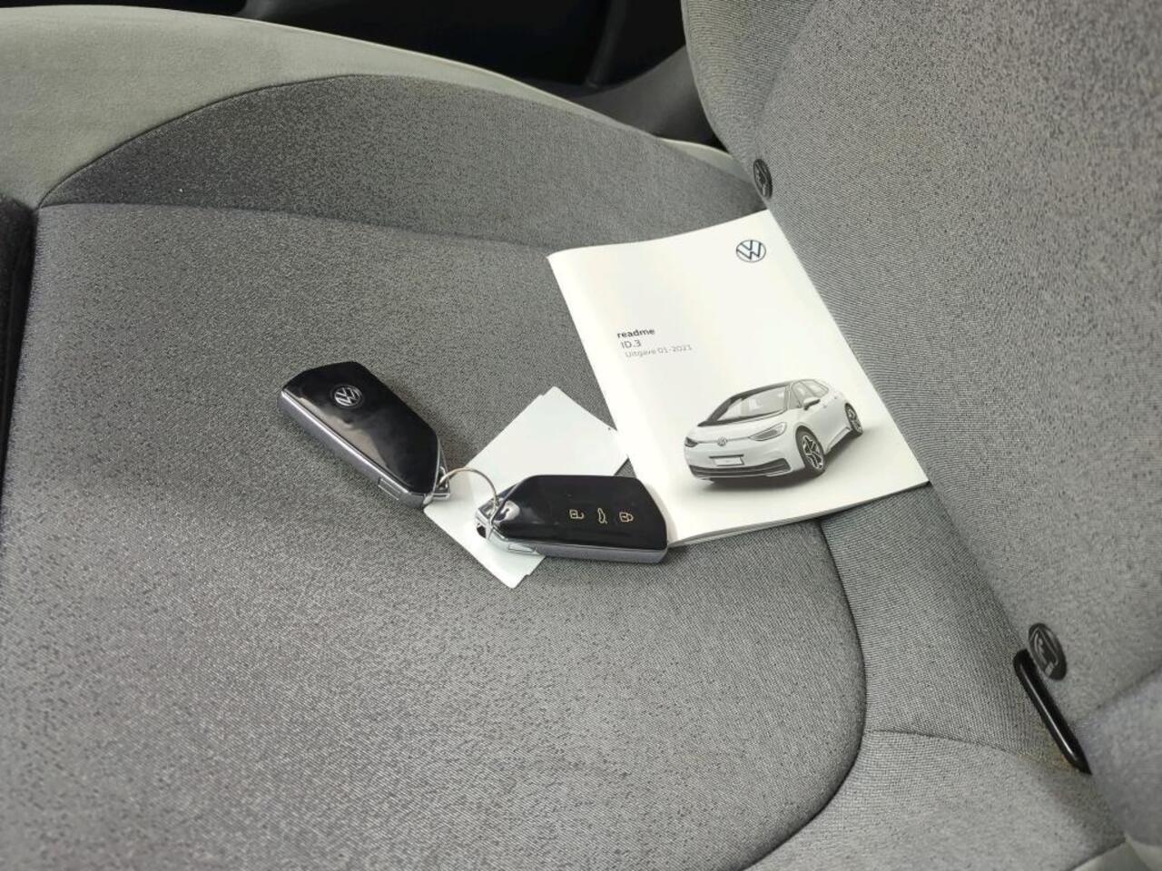 Volkswagen ID.3 First Max 58 kWh | Panoramadak | Stoel / Stuur verwarming