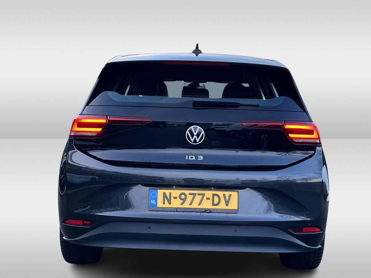 Volkswagen ID.3 Life 58 kWh / 19" LMV Andoya / Navigatie / Parkeersensoren / Stoelverwarming / Parkeer sensoren