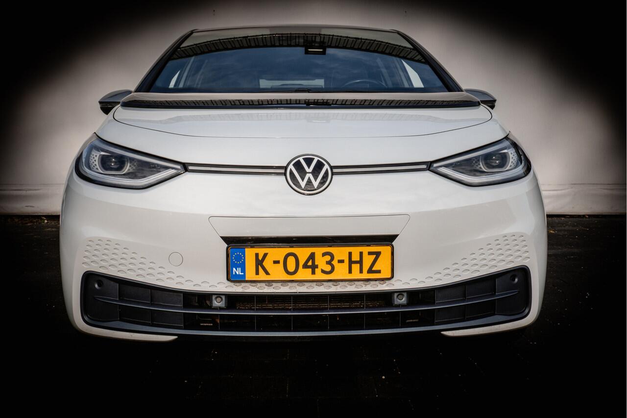 Volkswagen ID.3 First Plus 58 kWh SOH 89% Camera/ Stoel-stuurverwarming/ Full led/ Navigatie/ Carplay/ 19" Lmv