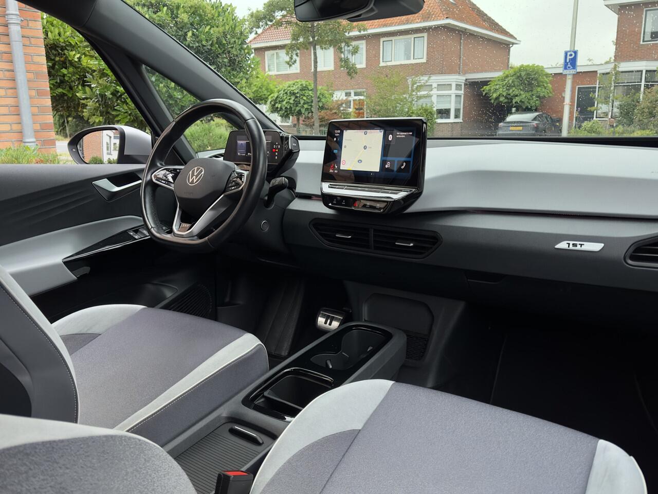 Volkswagen ID.3 FIRST PLUS 58 kWh AUTOM NAVI CAMERA IQ-DRIVE APPLE-CARPLAY LED 20''LMV PDC