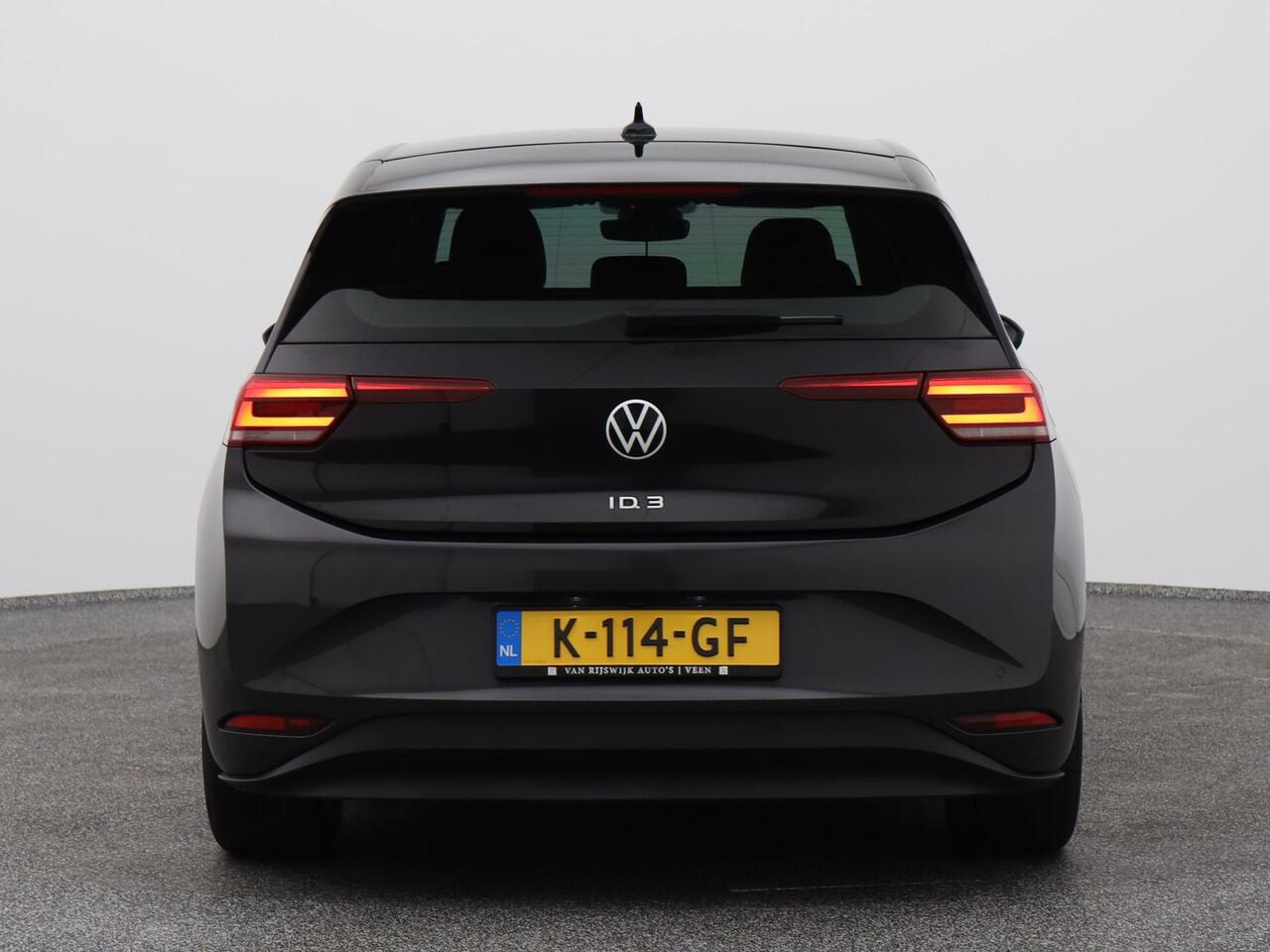 Volkswagen ID.3 First 58 kWh | ADAPTIVE | STOEL- EN STUURVERW. | TREKHAAK
