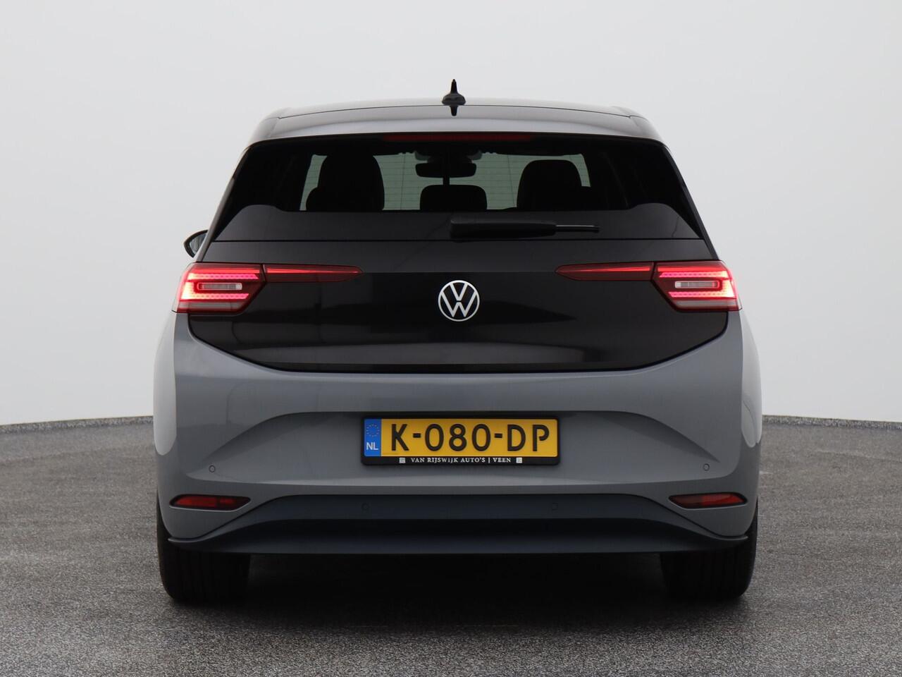 Volkswagen ID.3 First Plus 58 kWh | CAMERA | ADAPTIVE | STOEL- EN STUURVERW.