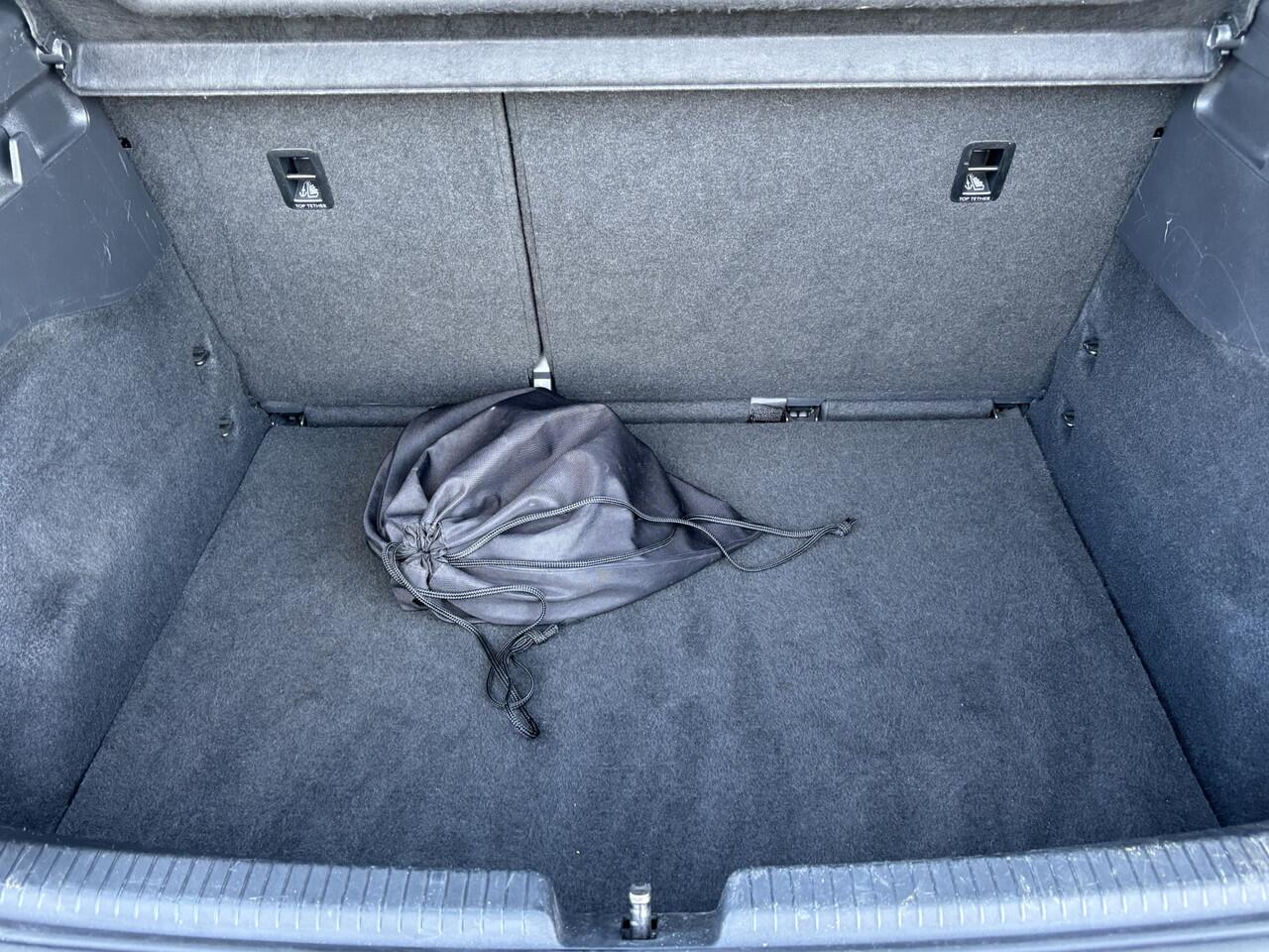 Volkswagen ID.3 Life 58 kWh 88% SOH Stoelverwarming, Adaptieve Cruise & App-Connect