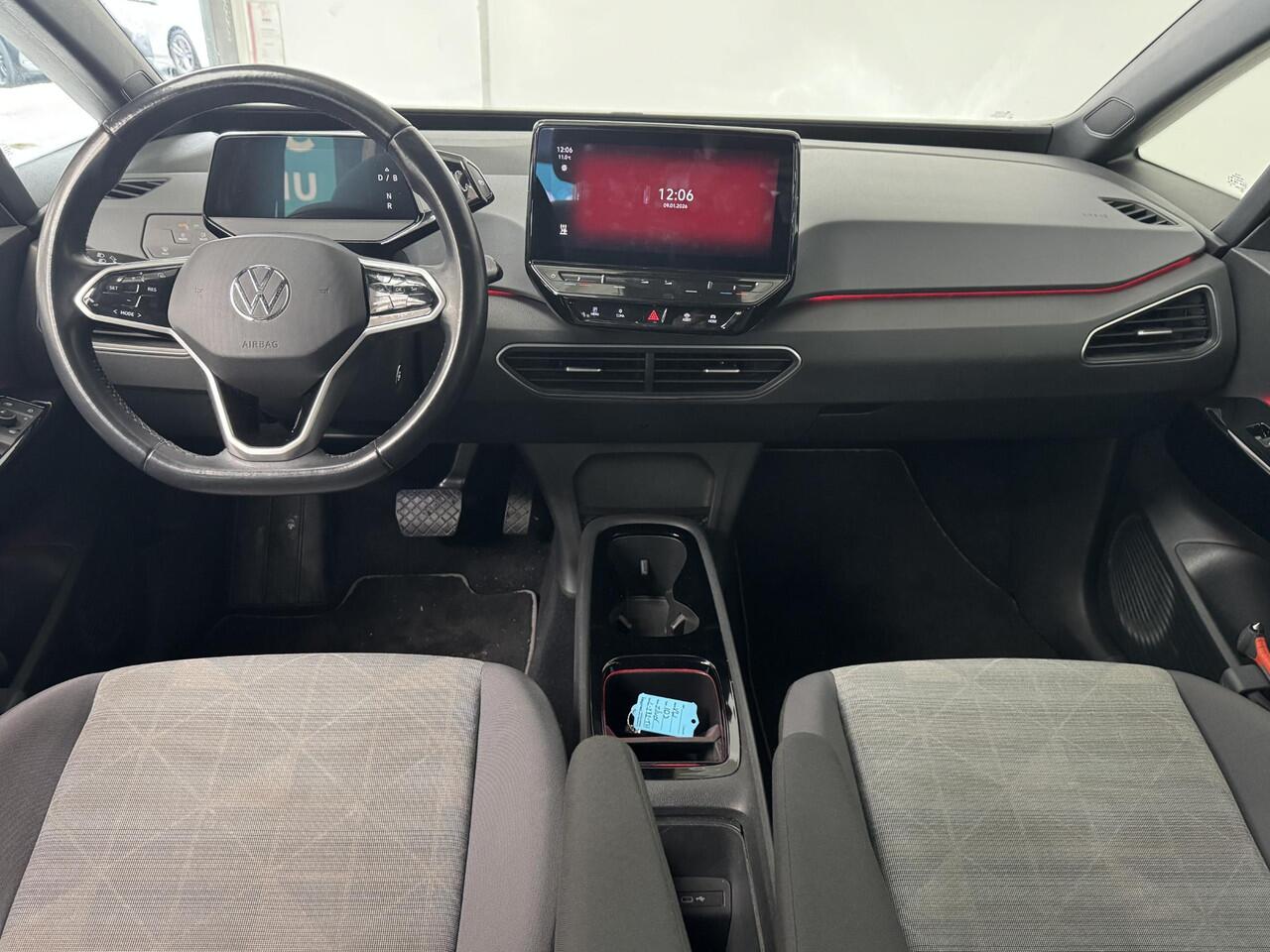 Volkswagen ID.3 Life 58 kWh | Apple CarPlay / Android Auto | Cruise control adaptief | Parkeersensoren | Stoelverwarming |