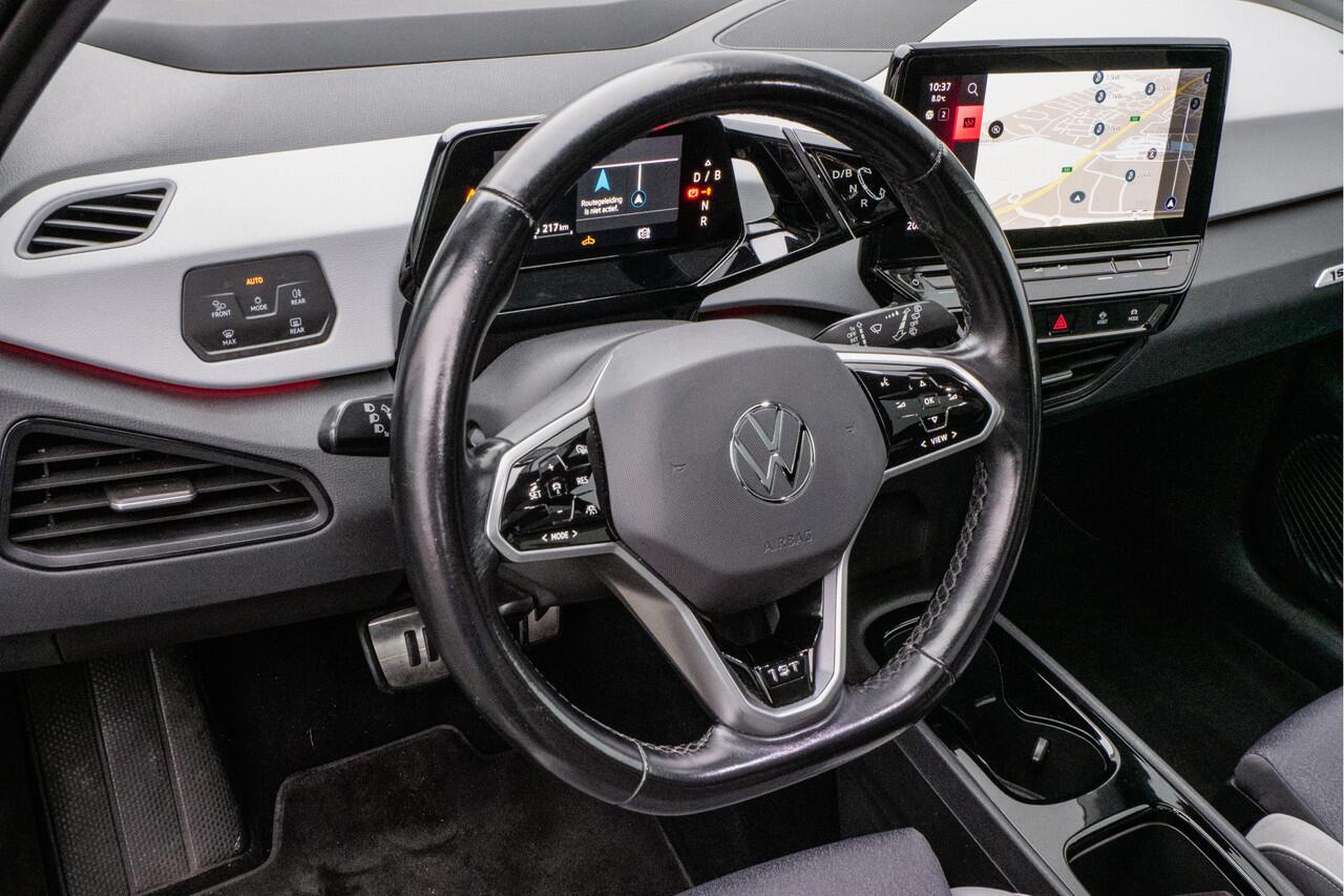 Volkswagen ID.3 First Max 58 kWh SOH 93% Trekhaak/ Panoramadak/ Stoelmassage/ IQ Led/ Stoel-stuurverwarming/ 20" Lmv/ Camera/ Carplay
