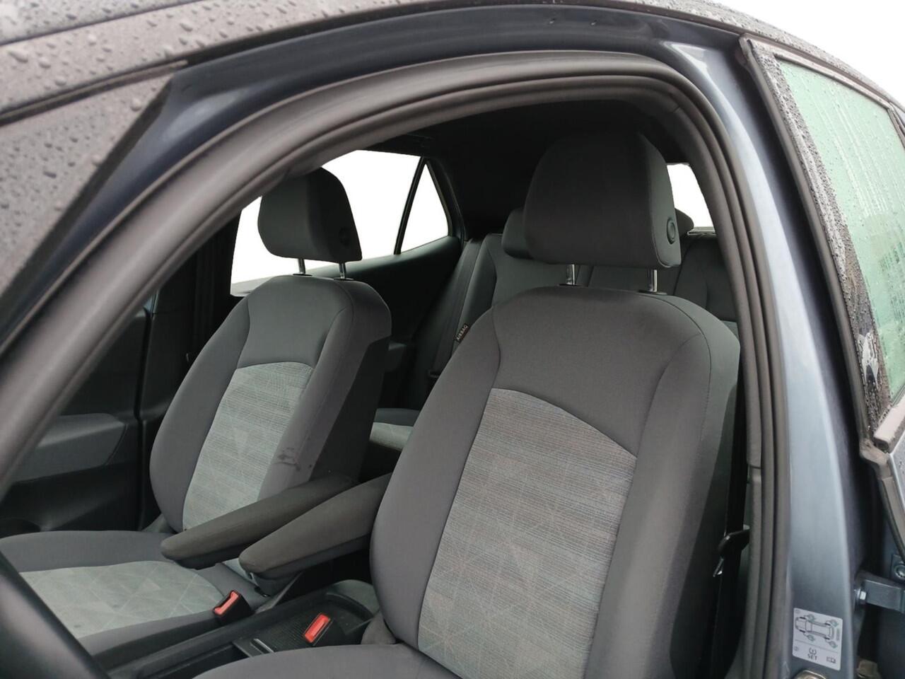 Volkswagen ID.3 Life 58 kWh | All-wheather | Navigatie | DAB | Stoelverwarming | 3 Fase | PDC v+a |