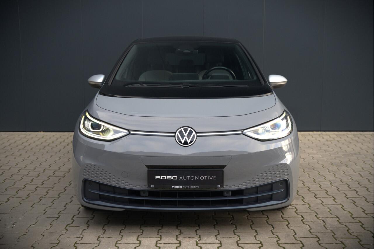 Volkswagen ID.3 First Plus 58 kWh | Stoelverwarming | Stuurverwarming | Camera | Adaptive Cruise Control | Navigatie | Standkachel | Keyless | Parkeersensoren | LED | Apple Carplay | BTW |