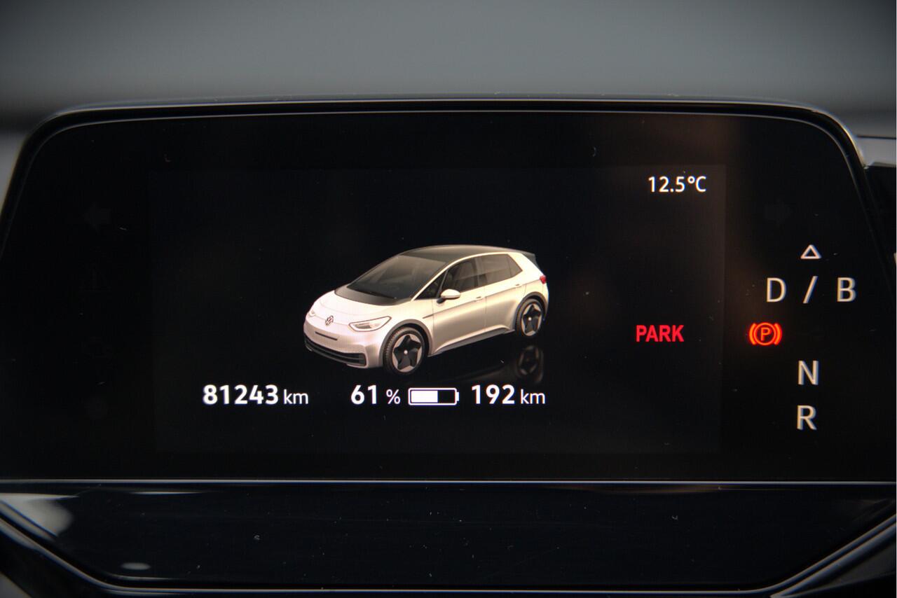 Volkswagen ID.3 First Plus 58 kWh | Stoelverwarming | Stuurverwarming | Camera | Adaptive Cruise Control | Navigatie | Standkachel | Keyless | Parkeersensoren | LED | Apple Carplay | BTW |