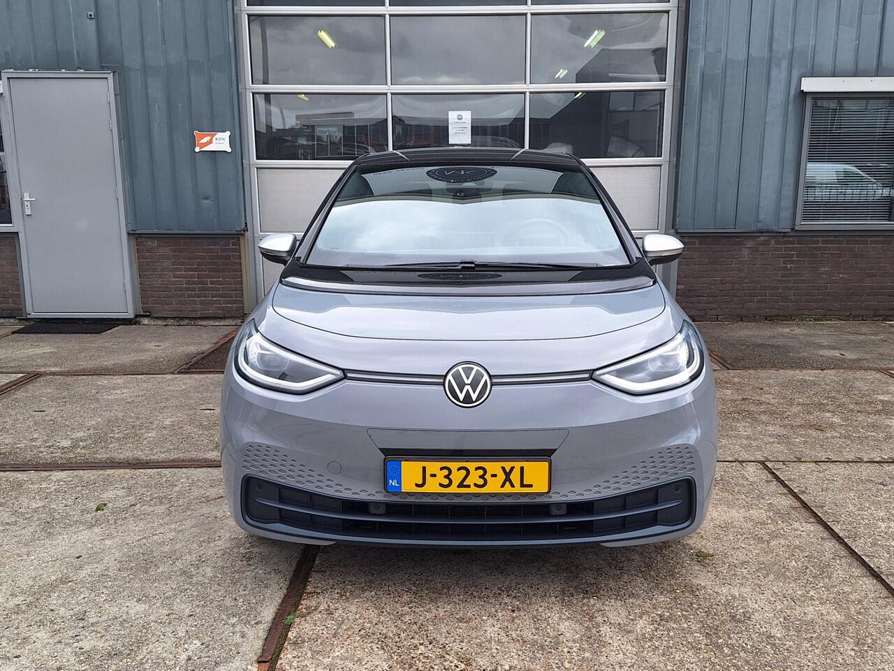 Volkswagen ID.3 First Edition Plus 58 kWh, Camera, Navi, 19"Lm velgen 1 Eigenaar!