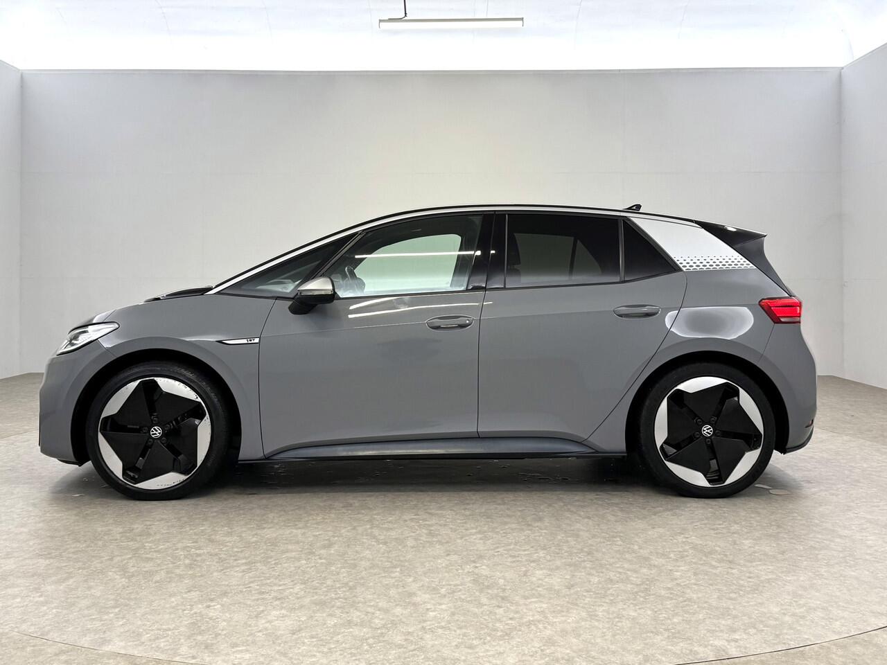 Volkswagen ID.3 First Max 58 kWh | SOH 94% | Snelladen | IQ Lights | Virtual | Pano | Adap. Cruise | Massage | HuD | Camera | Sfeer | Carplay | Stoel/Stuur verw. | NAP