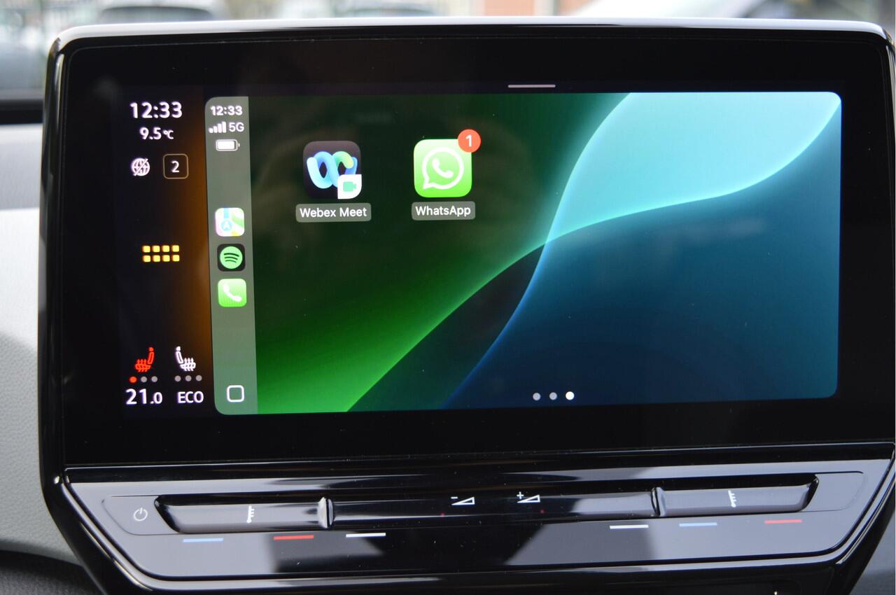 Volkswagen ID.3 First Plus 58 kWh NL-Auto / 19" / SOH 89% / Led matrix / Clima / Keyless / Apple,android