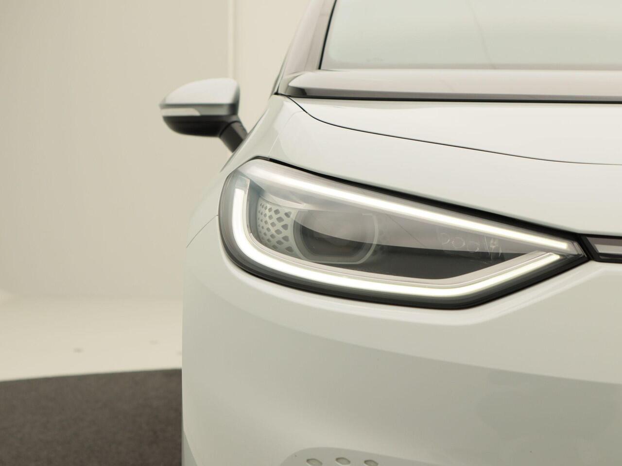 Volkswagen ID.3 First Plus 58 kWh 204 Pk Automaat | Adaptive Cruise | Climate Control | Stoelverwarming | Navigatie | Camera | Carplay | 19 inch | 124.915 Km!!
