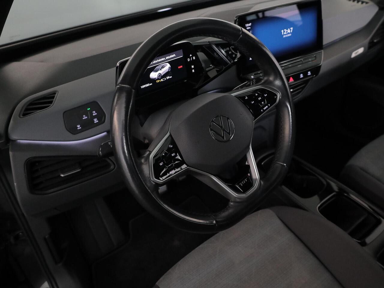 Volkswagen ID.3 First 58 kWh 204 pk | Navigatie | Parkeersensoren | Adaptieve cruise control | Stoelverwarming | Apple Carplay/Android Auto |