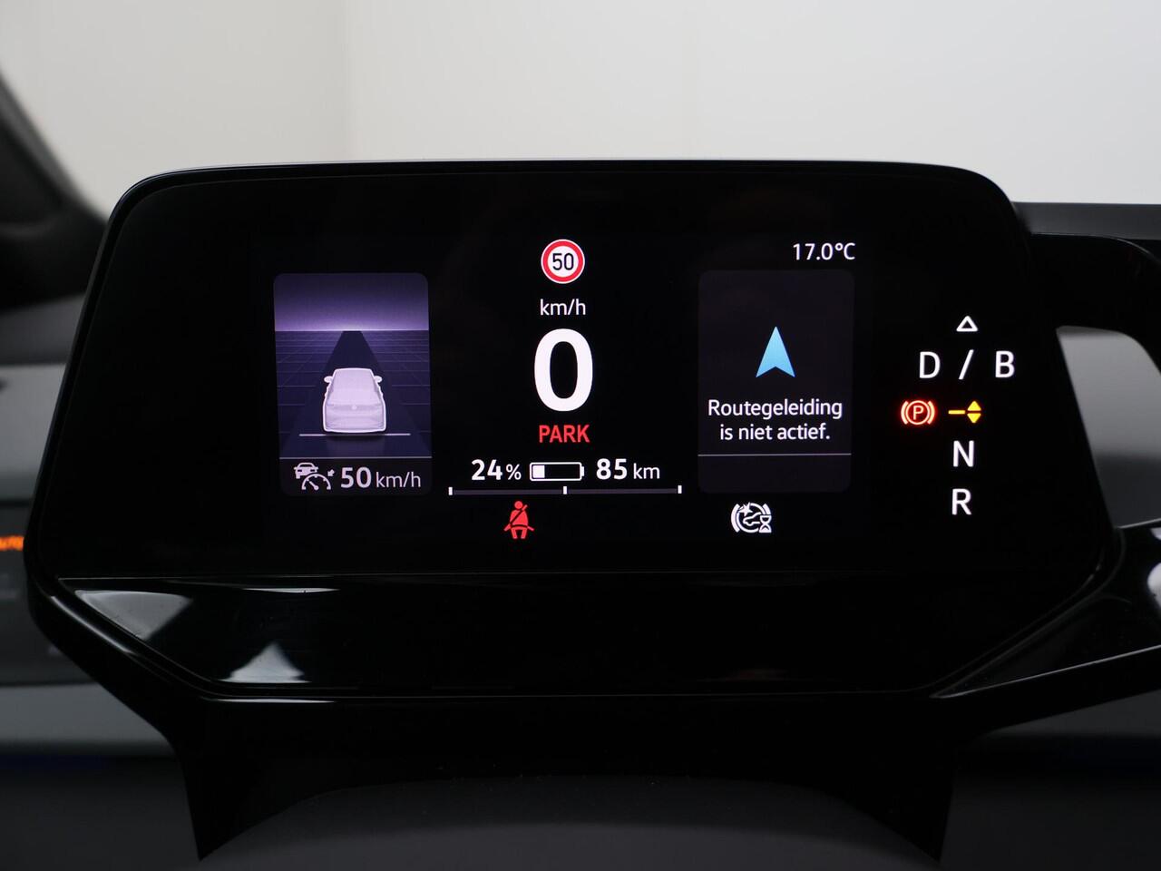 Volkswagen ID.3 First Plus 58 kWh | 204 PK | SoH 85% | Matrix LED | 19" LM velgen | Apple Carplay/Android Auto | Voorstoelen verwarmd |