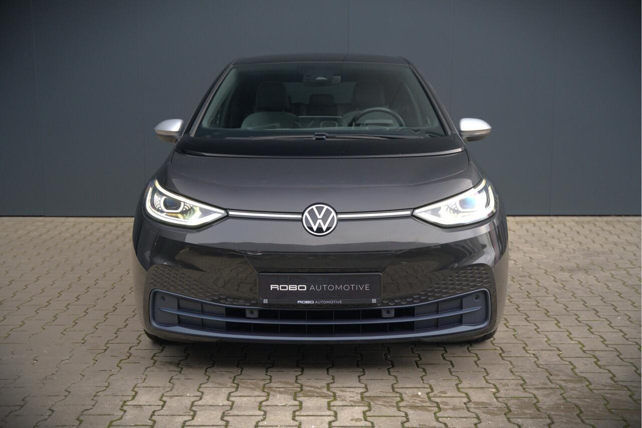 Volkswagen ID.3 First Plus 58 kWh | Stoelverwarming | Stuurverwarming | Camera | Adaptive Cruise Control | Navigatie | Standkachel | Keyless | Parkeersensoren | LED | Apple Carplay | BTW |