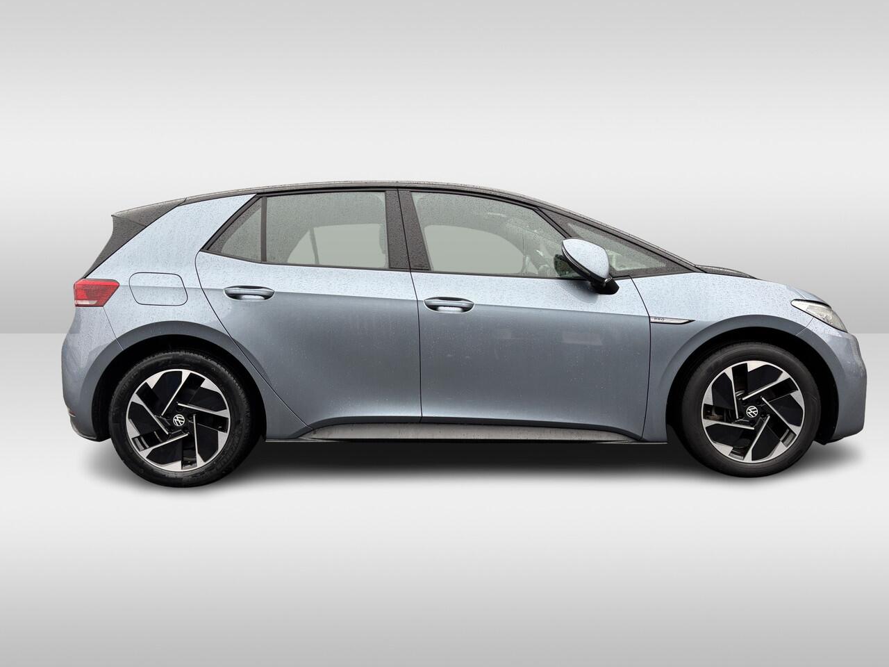 Volkswagen ID.3 Life 58 kWh Led verlichting / Navigatie / Stoelverwarming / App-connect / Parkeersensoren Accu state of health = 89%