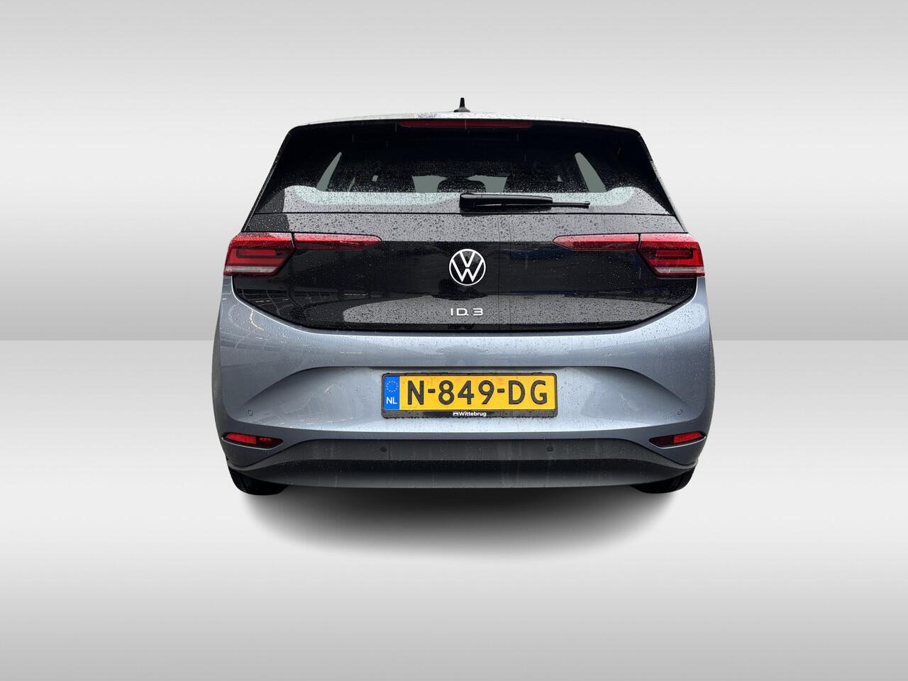 Volkswagen ID.3 Life 58 kWh Led verlichting / Navigatie / Stoelverwarming / App-connect / Parkeersensoren Accu state of health = 89%