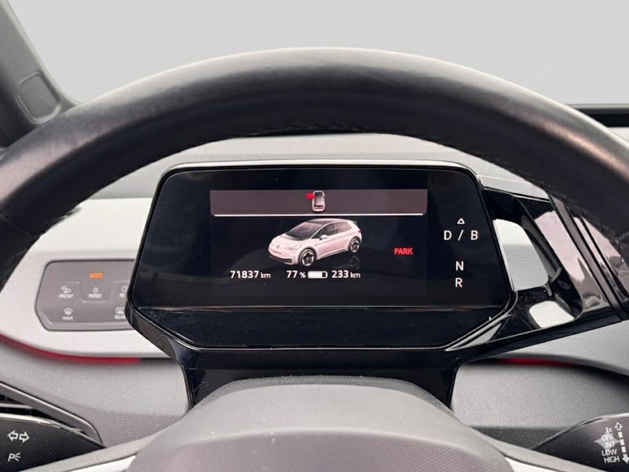 Volkswagen ID.3 First Plus 58 kWh 204PK | Climate control | Achteruitrijcamera | Stoelverwarming |