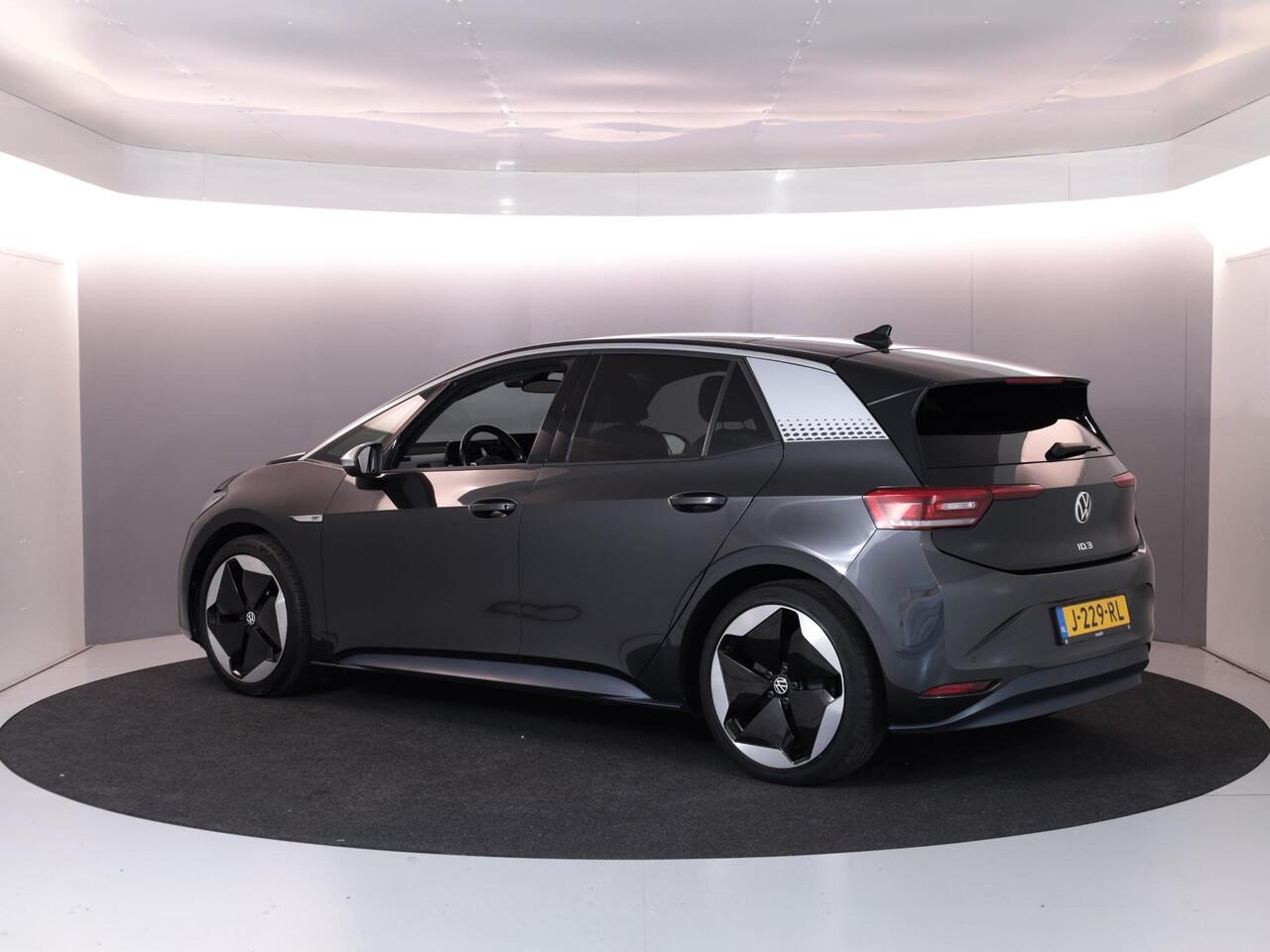 Volkswagen ID.3 First Max 58 kWh 204pk | Navigatie | Parkeersensoren | Keyless | Led Matrix | Camera | Electr.verstelbare voorstoelen| SOH 84%