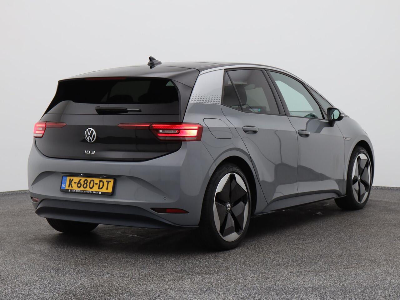 Volkswagen ID.3 First Max 58 kWh | PANO | CAMERA | ADAPTIVE | STOELMASSAGE | STOEL- EN STUURVERW. | TREKHAAK