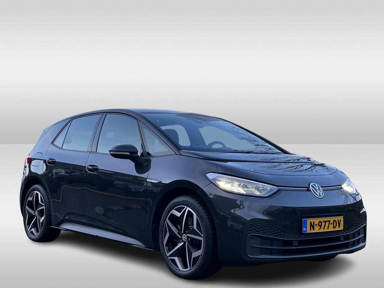 Volkswagen ID.3 Life 58 kWh / 19" LMV Andoya / Navigatie / Parkeersensoren / Stoelverwarming / Parkeer sensoren