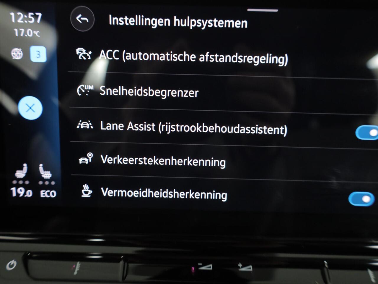 Volkswagen ID.3 First Plus 58 kWh 204pk|19'LM-velgen| Matrix LED| verwarmde voorstoelen| SOH 88%